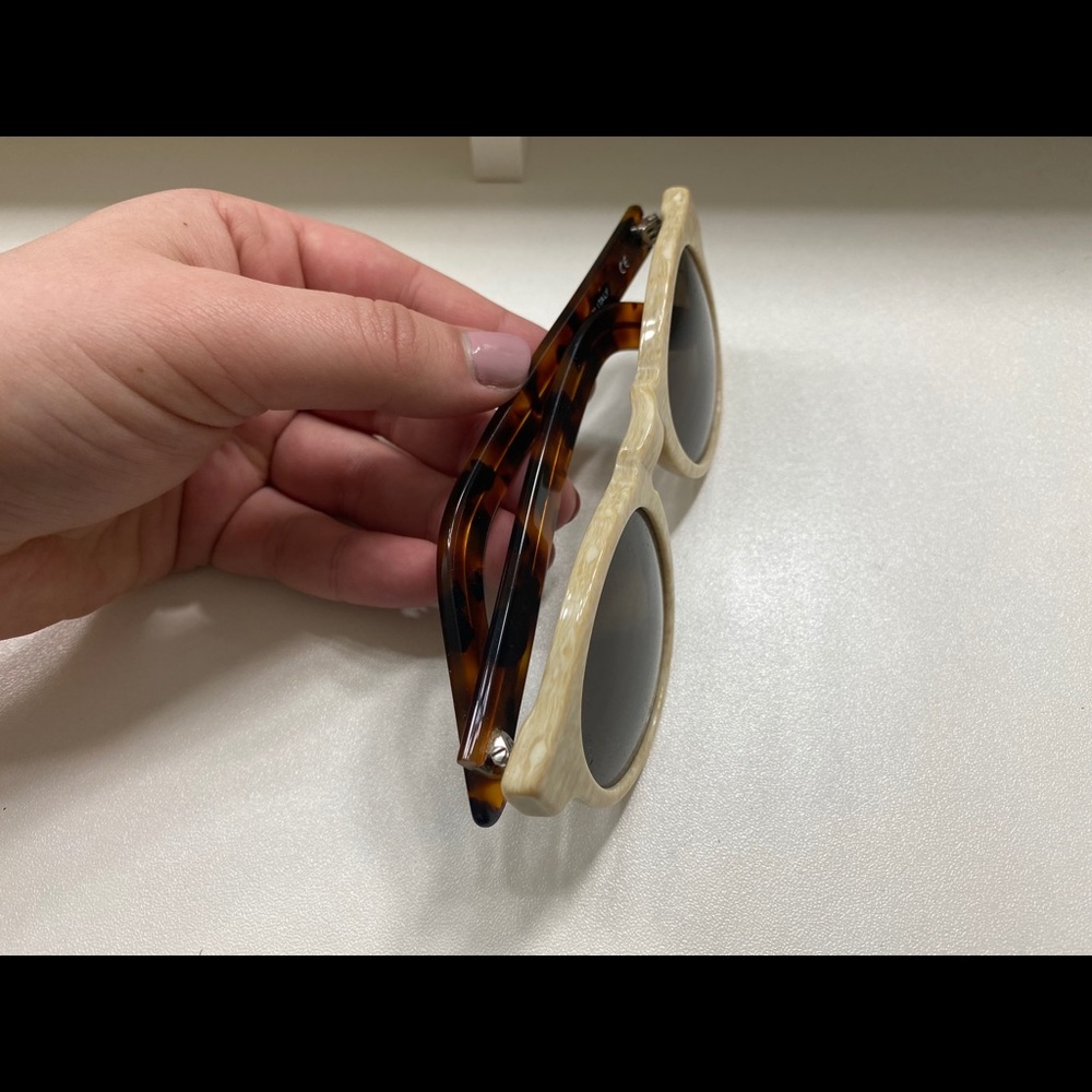 Glasses - Picture 2 of 2